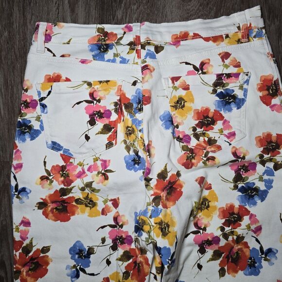Gloria Vanderbilt Amanda Capri Jeans Women’s 12 White Multi-Color Floral - Picture 4 of 9